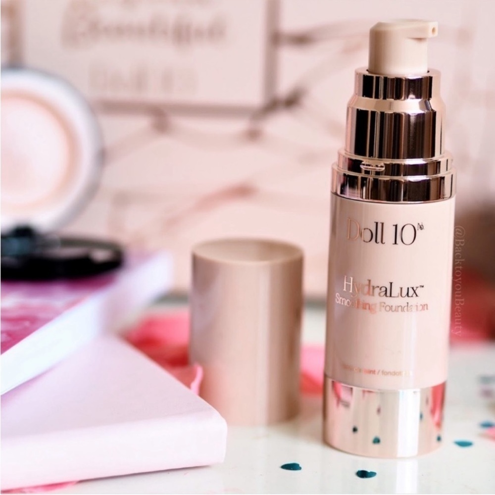 Doll 10 Hydralux Smoothing Fair Foundation Light Medium